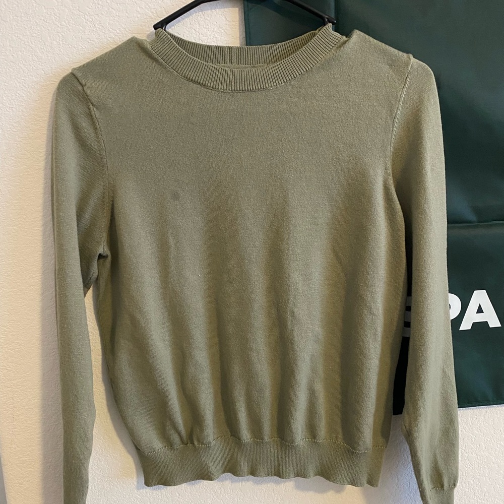 womens green sweater